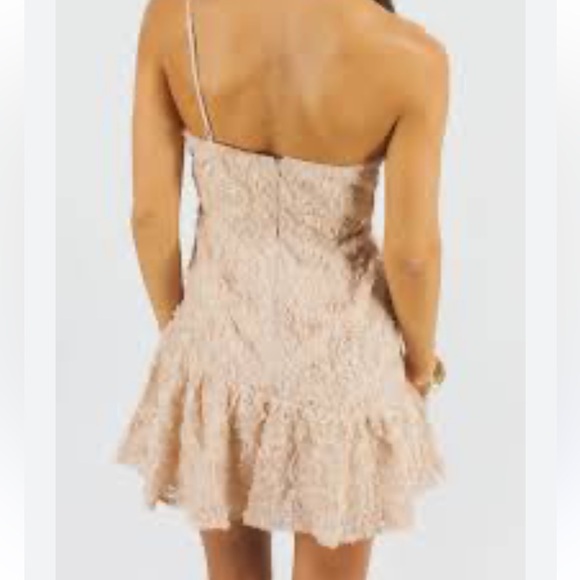 Elegant One-Shoulder Flower Dress in Cream - Picture 5 of 7